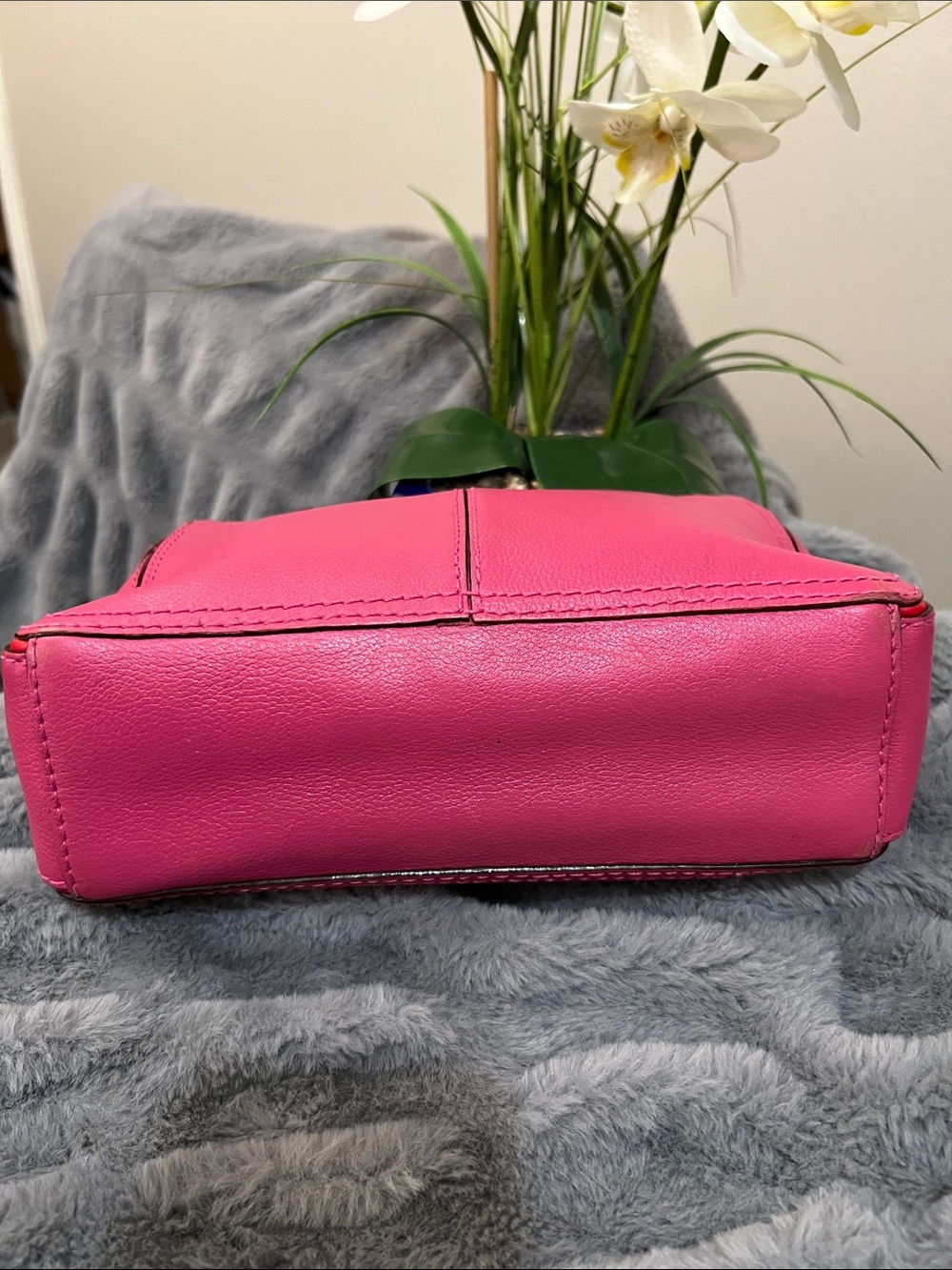 KATE SPADE Sadie Pink Leather Novelty Shoulder Bag with Parrot Painting EUC - Picture 5 of 9
